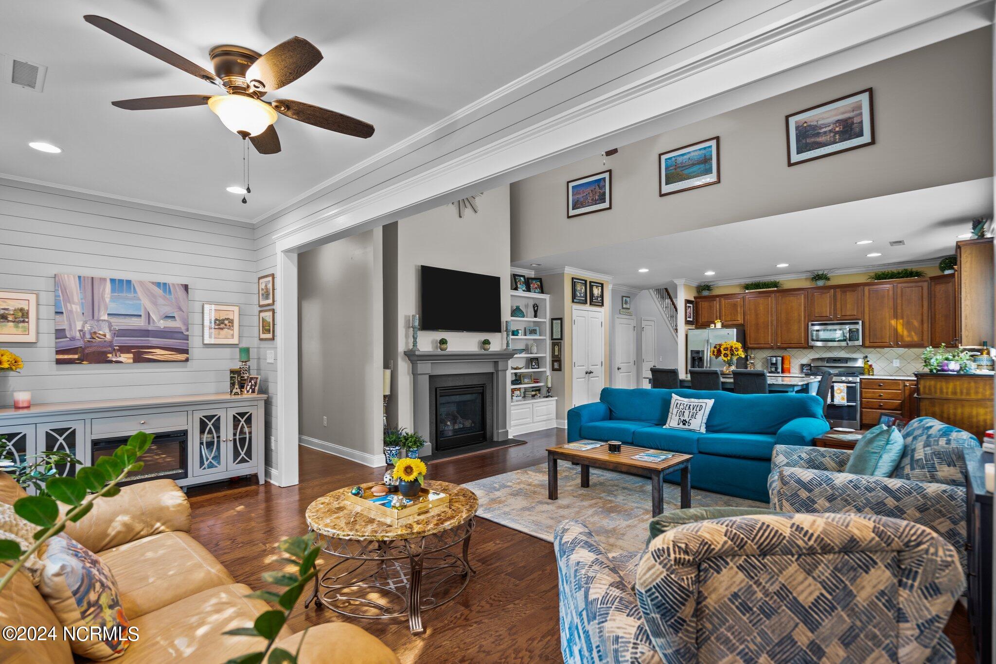 909 Tidalwalk Drive