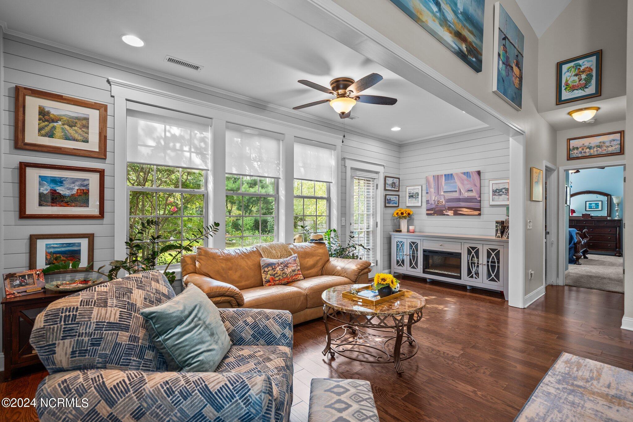 909 Tidalwalk Drive