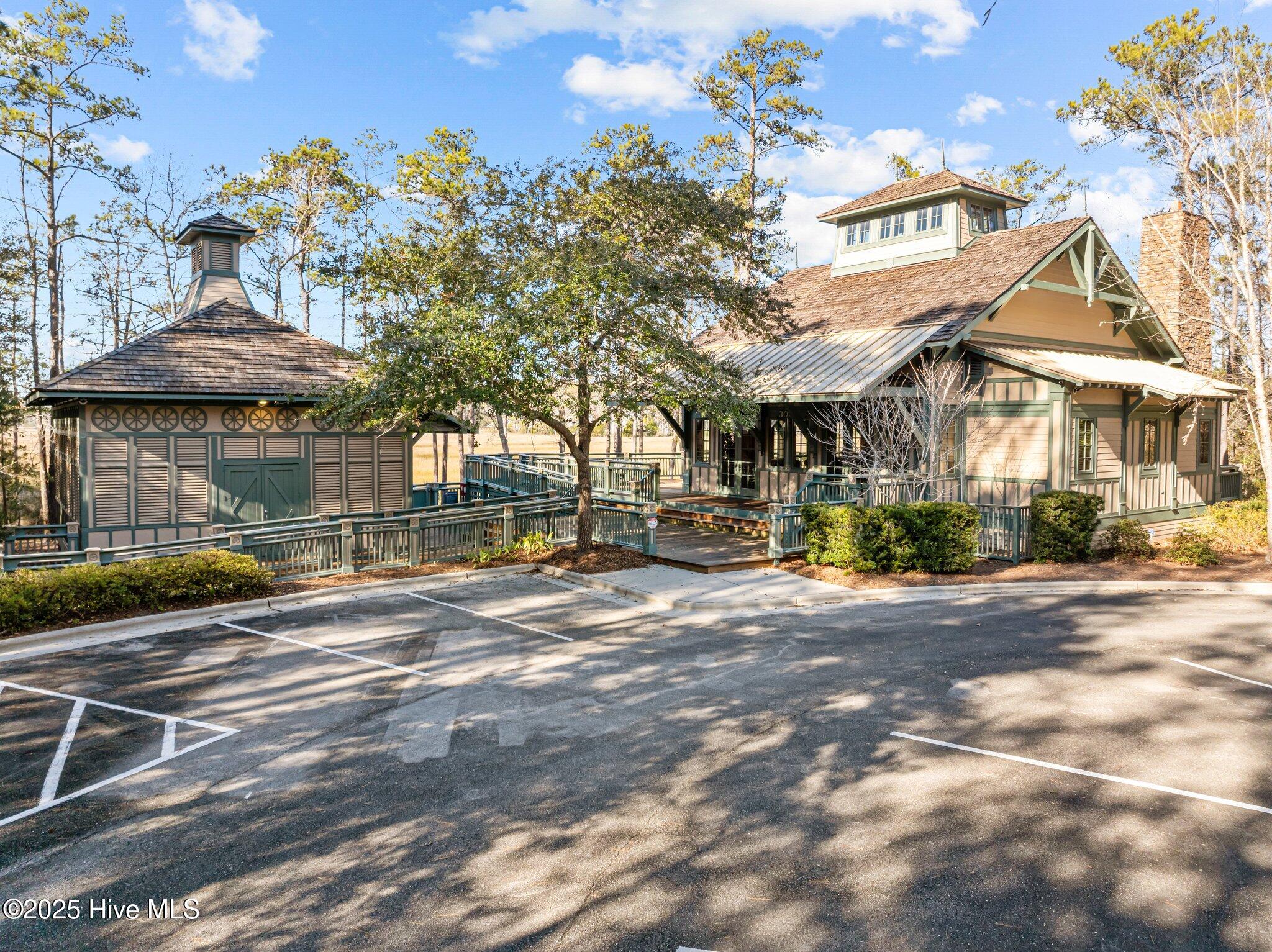 589 Barbosa Place SE