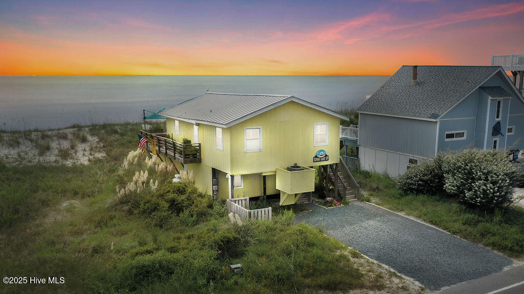 5227 E Beach Drive