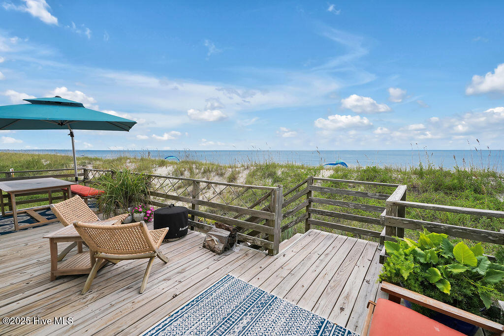 5227 E Beach Drive