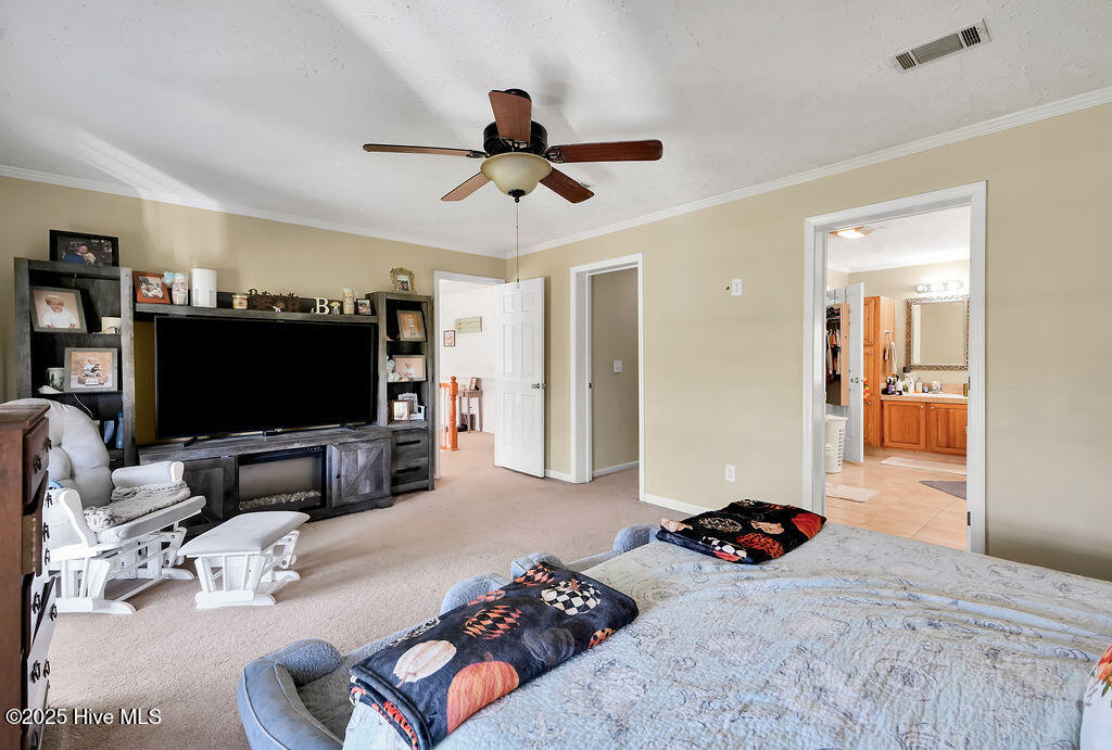 651 Gilbert Road SE, Bolivia