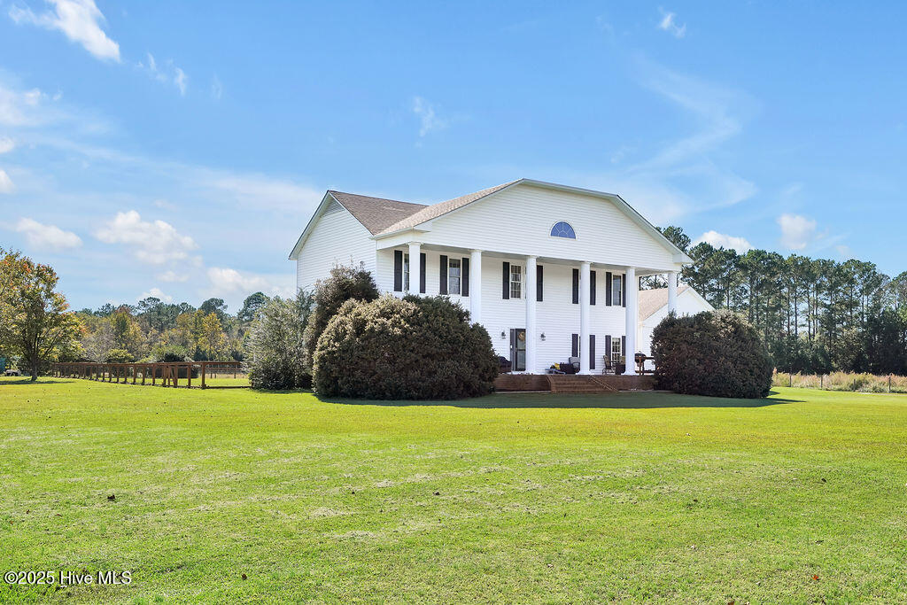 651 Gilbert Road SE, Bolivia