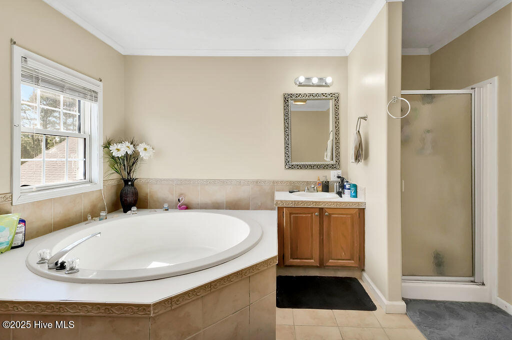 651 Gilbert Road SE, Bolivia