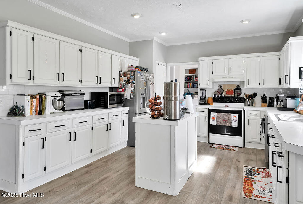 651 Gilbert Road SE, Bolivia