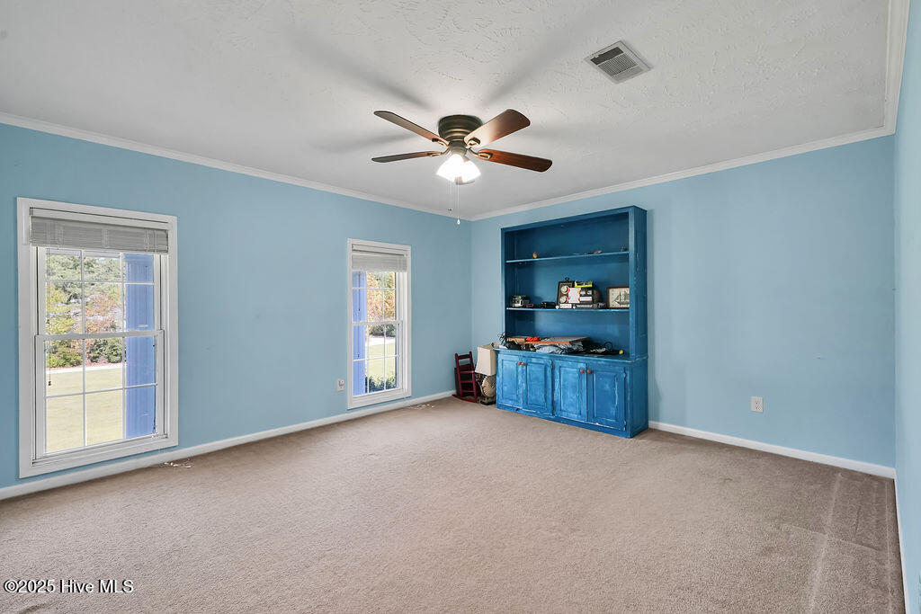 651 Gilbert Road SE, Bolivia