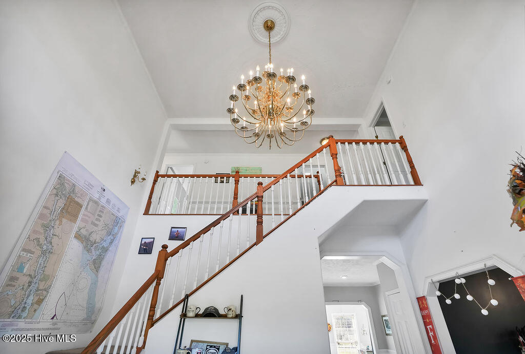 651 Gilbert Road SE, Bolivia