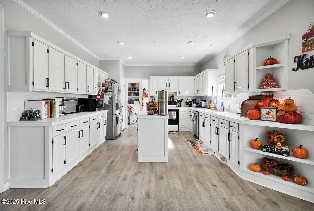 651 Gilbert Road SE, Bolivia