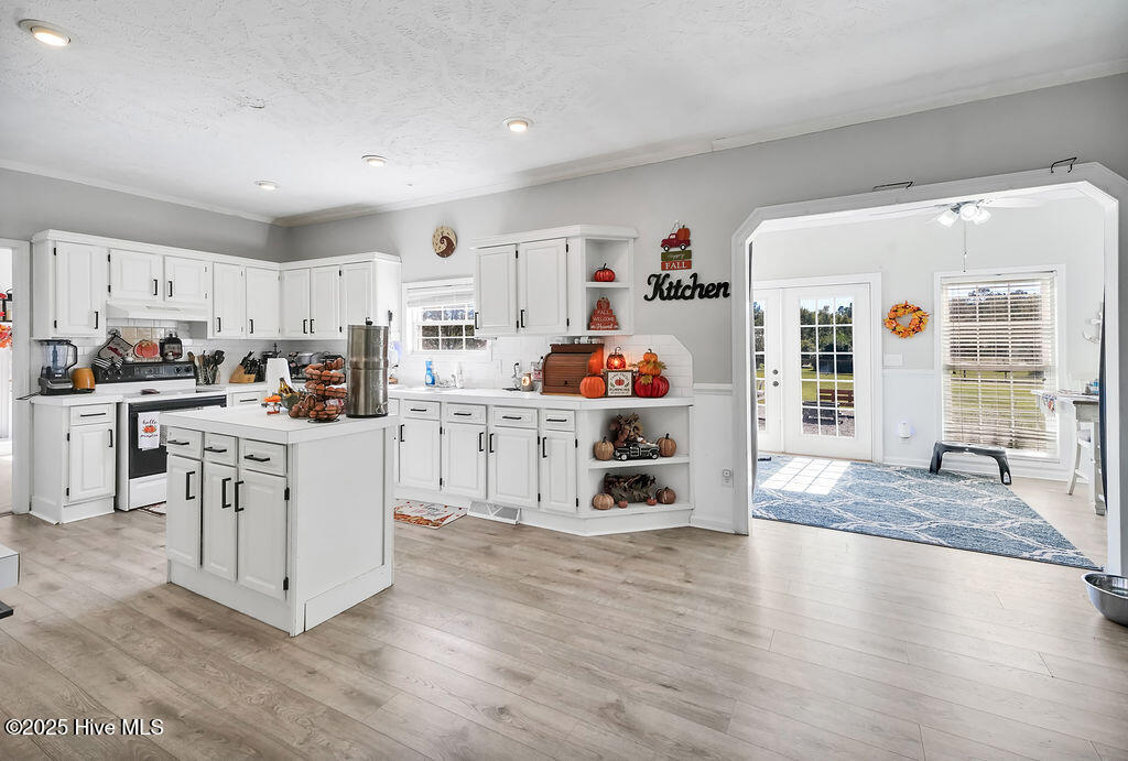 651 Gilbert Road SE, Bolivia