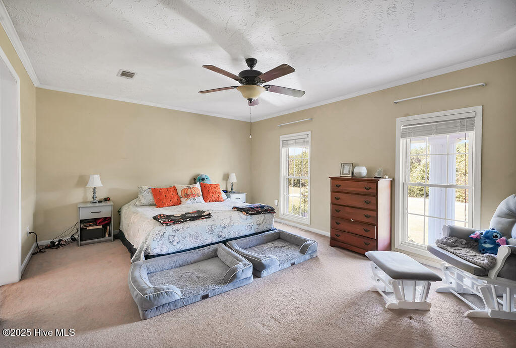 651 Gilbert Road SE, Bolivia