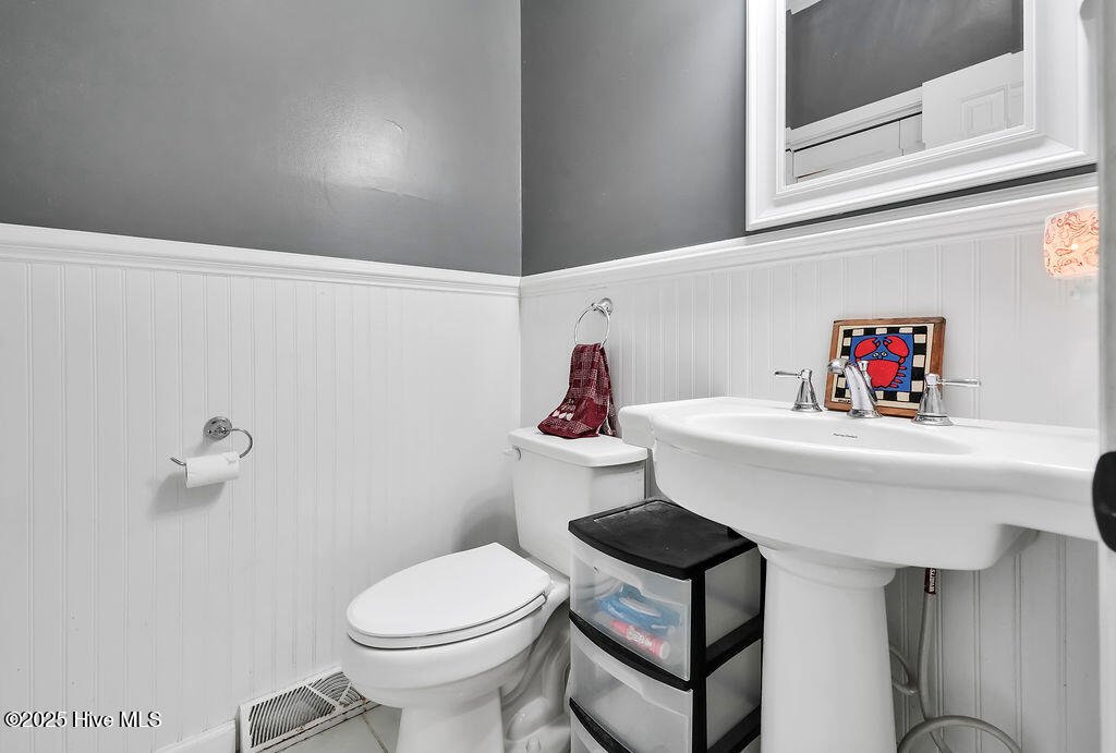 651 Gilbert Road SE, Bolivia