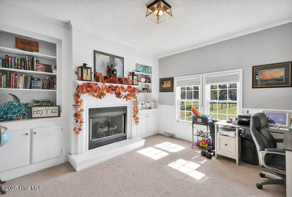 651 Gilbert Road SE, Bolivia