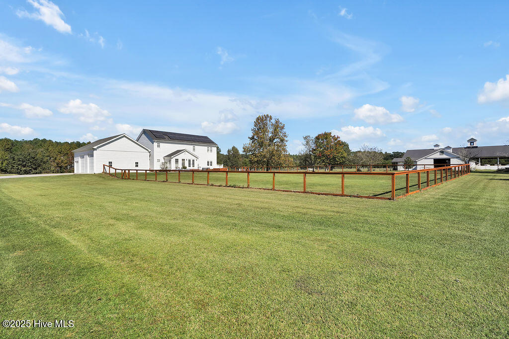 651 Gilbert Road SE, Bolivia