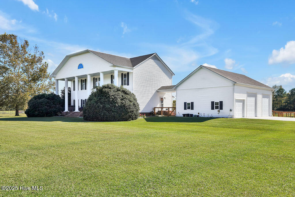 651 Gilbert Road SE, Bolivia