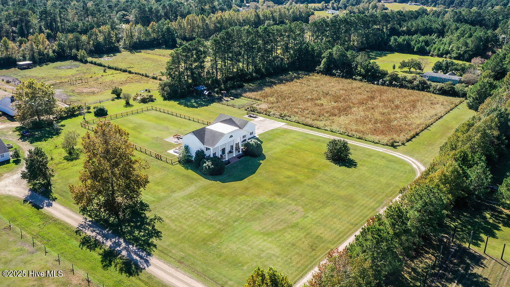 651 Gilbert Road SE, Bolivia