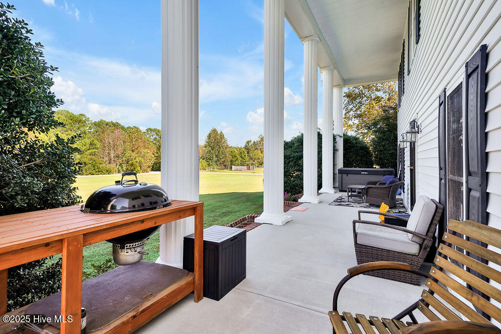 651 Gilbert Road SE, Bolivia