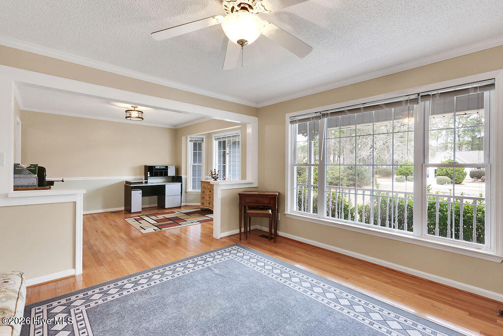 24 Queens Grant Circle SW