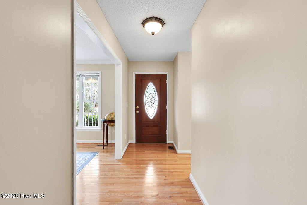 24 Queens Grant Circle SW