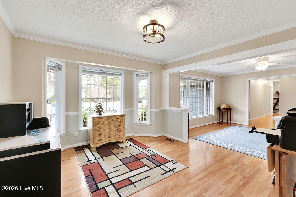 24 Queens Grant Circle SW