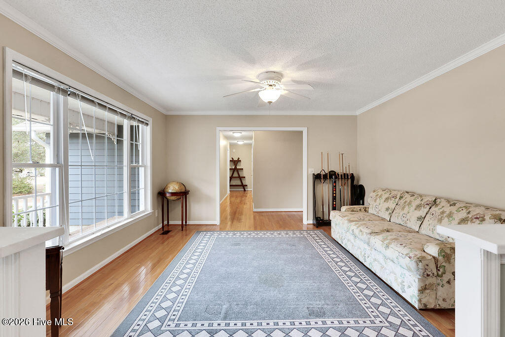 24 Queens Grant Circle SW