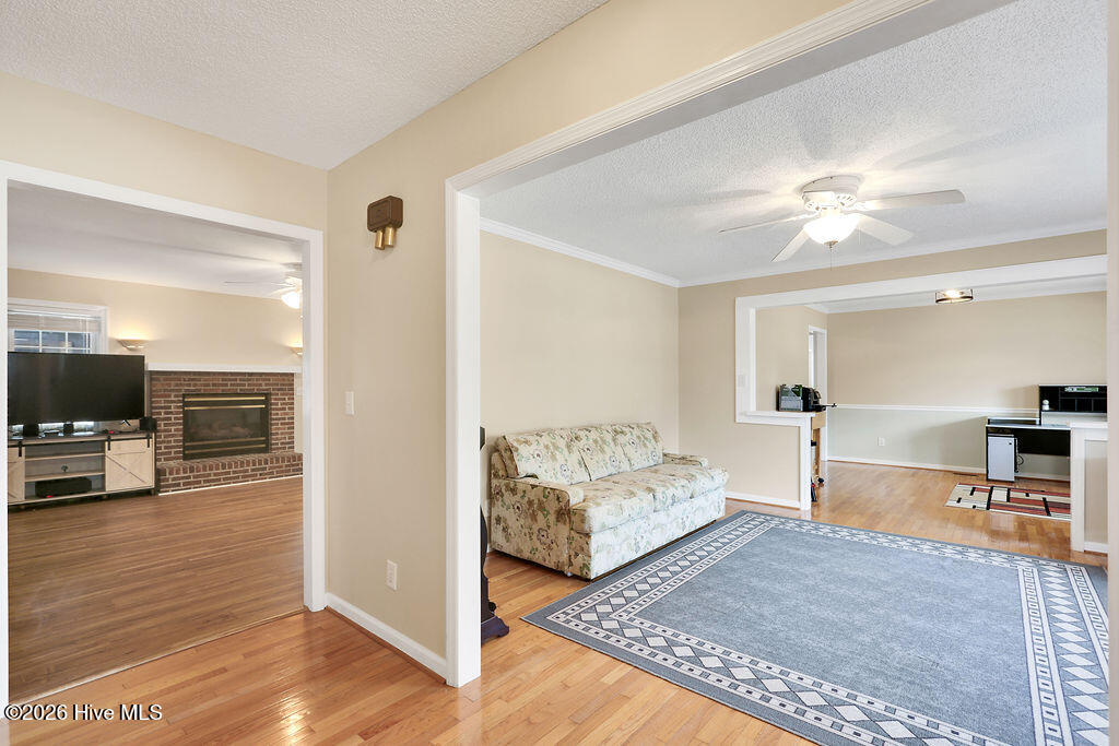 24 Queens Grant Circle SW