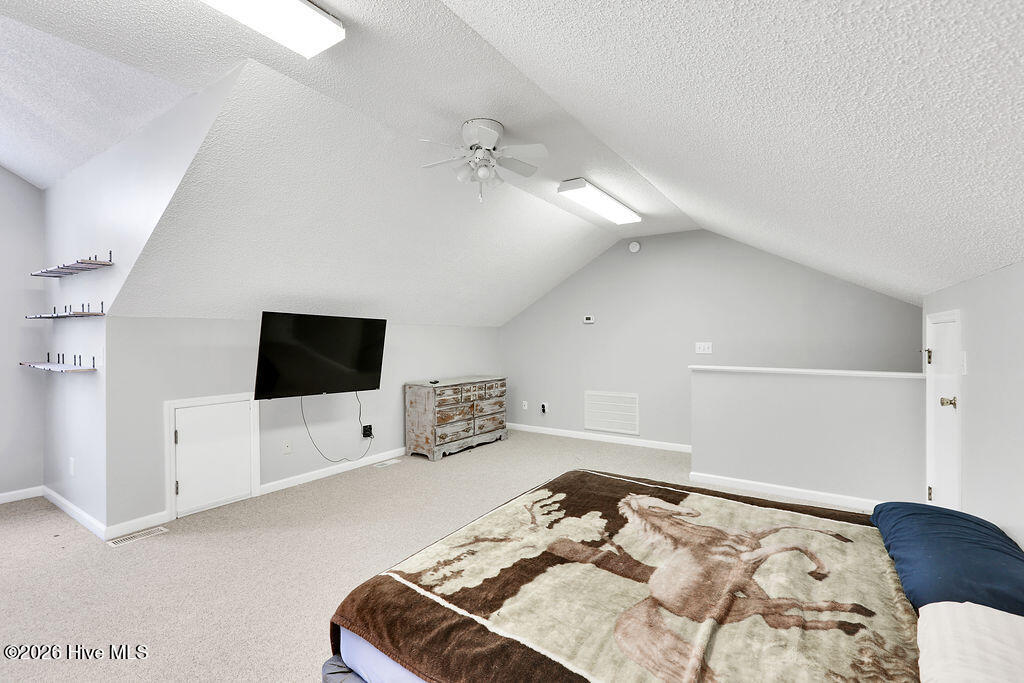 24 Queens Grant Circle SW