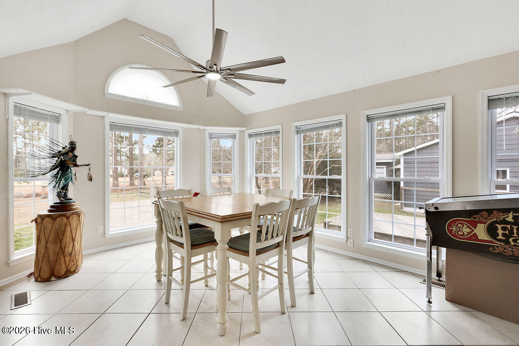 24 Queens Grant Circle SW