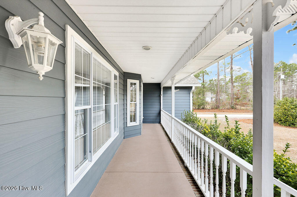 24 Queens Grant Circle SW