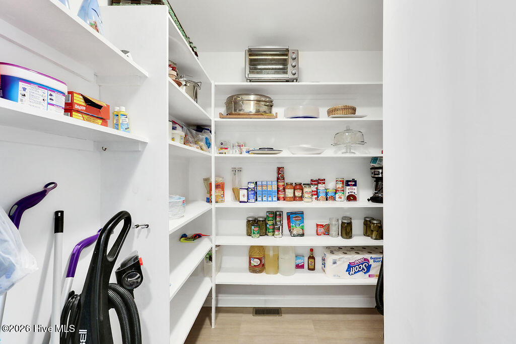 24 Queens Grant Circle SW