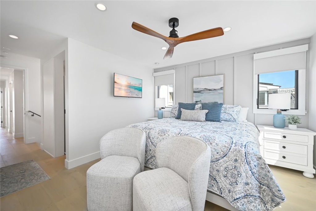 413 E Edgewater Avenue