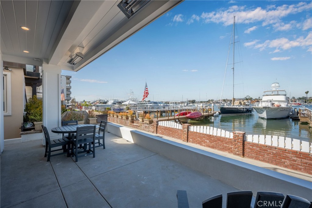 413 E Edgewater Avenue