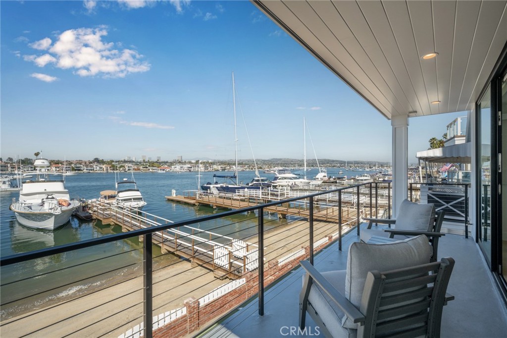 413 E Edgewater Avenue