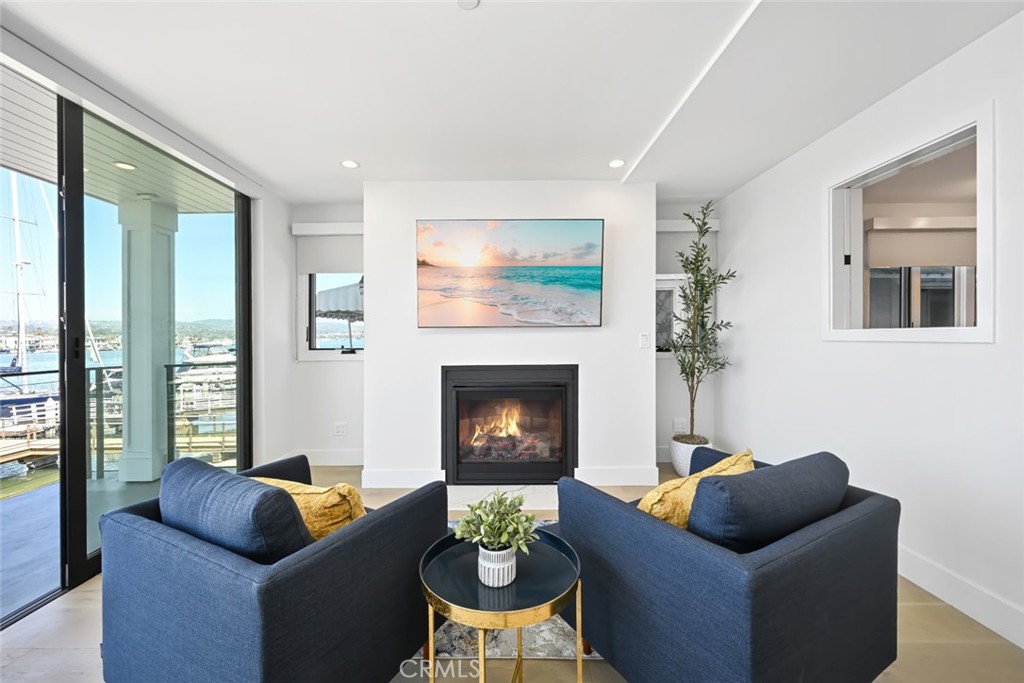 413 E Edgewater Avenue