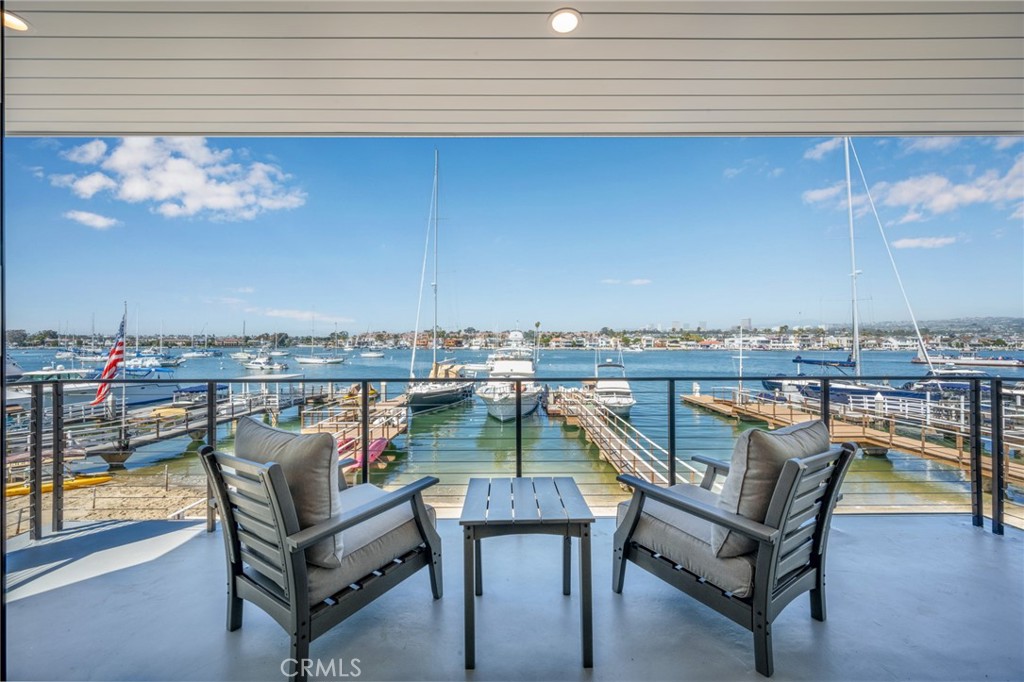 413 E Edgewater Avenue