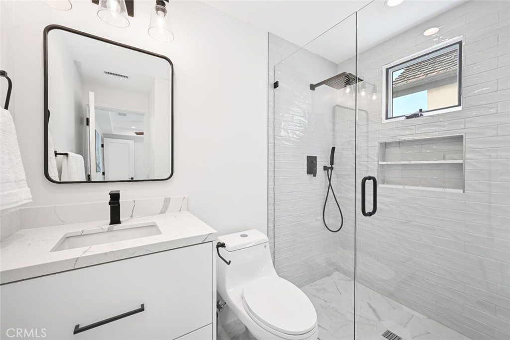 413 E Edgewater Avenue