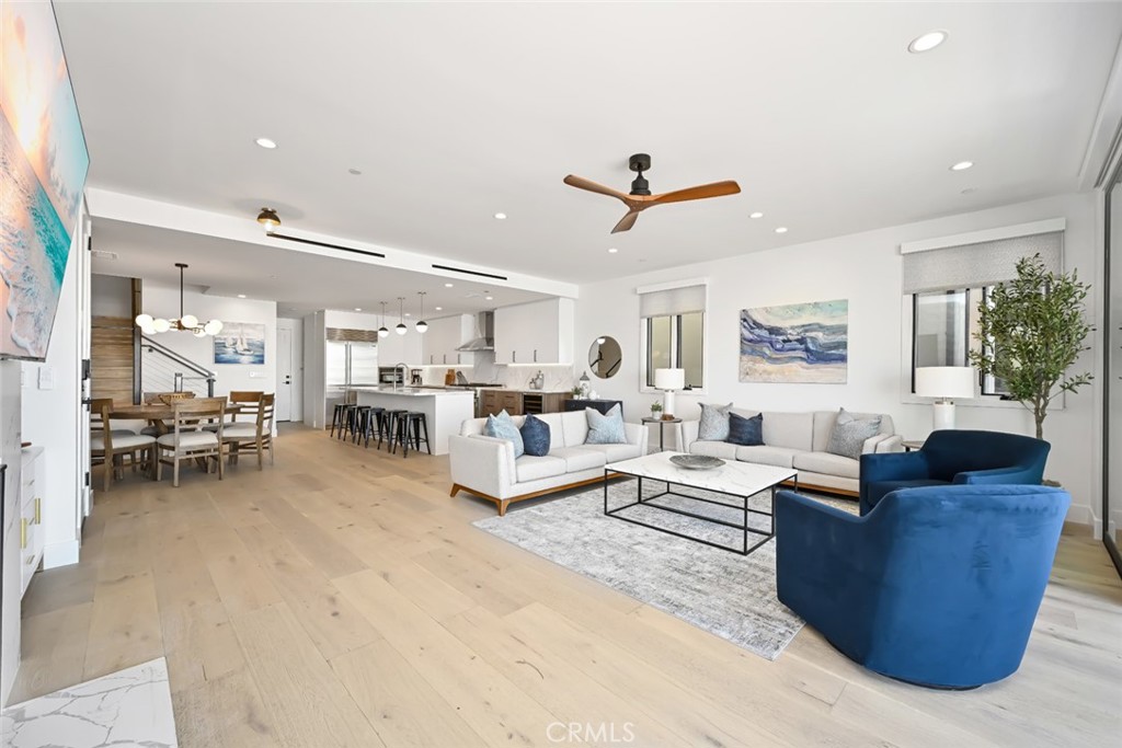 413 E Edgewater Avenue