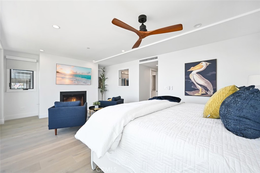 413 E Edgewater Avenue