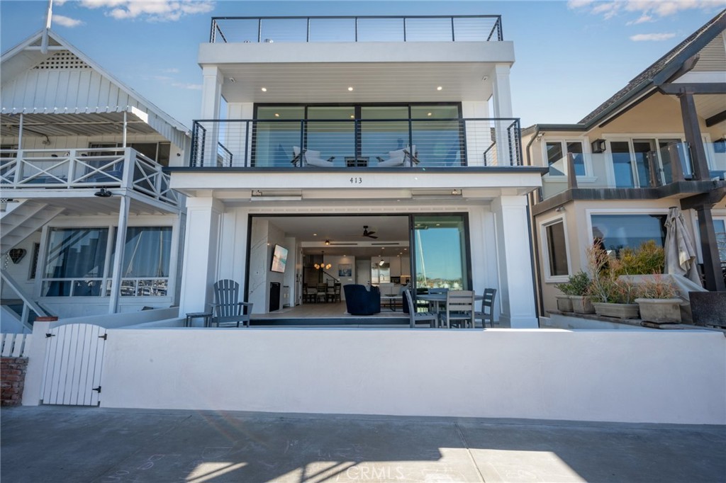 413 E Edgewater Avenue