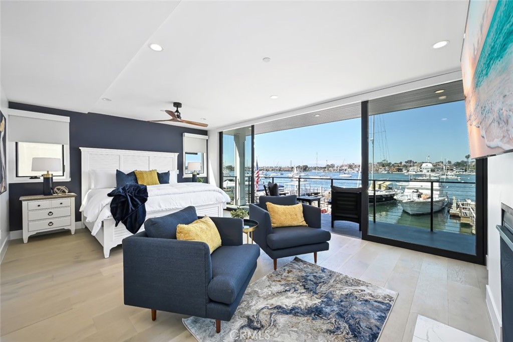 413 E Edgewater Avenue