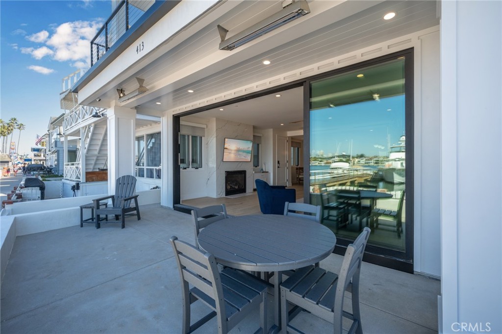 413 E Edgewater Avenue