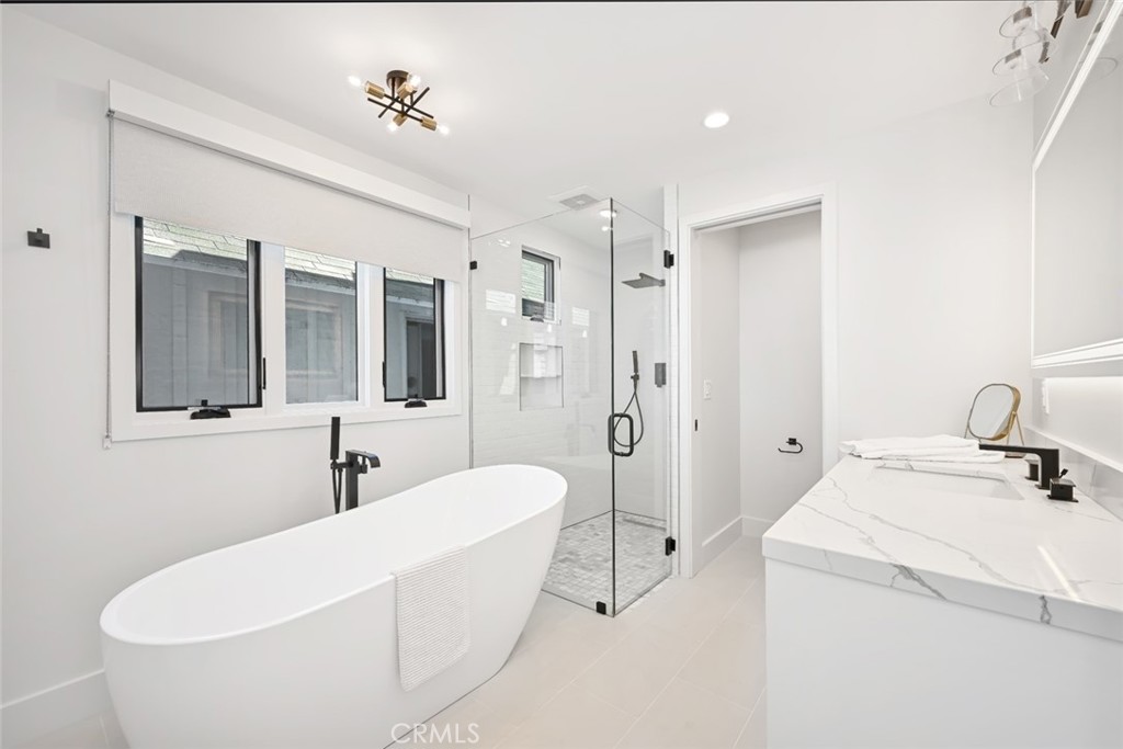 413 E Edgewater Avenue