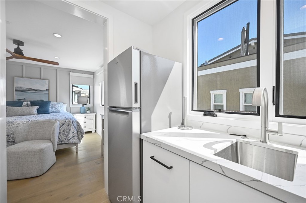 413 E Edgewater Avenue