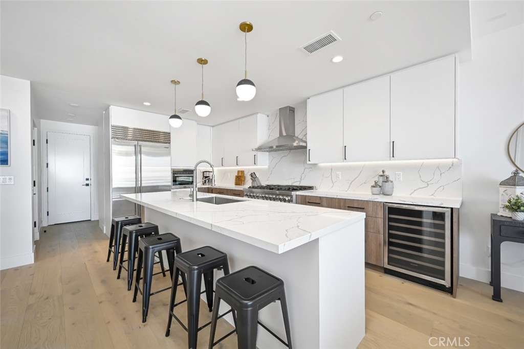 413 E Edgewater Avenue