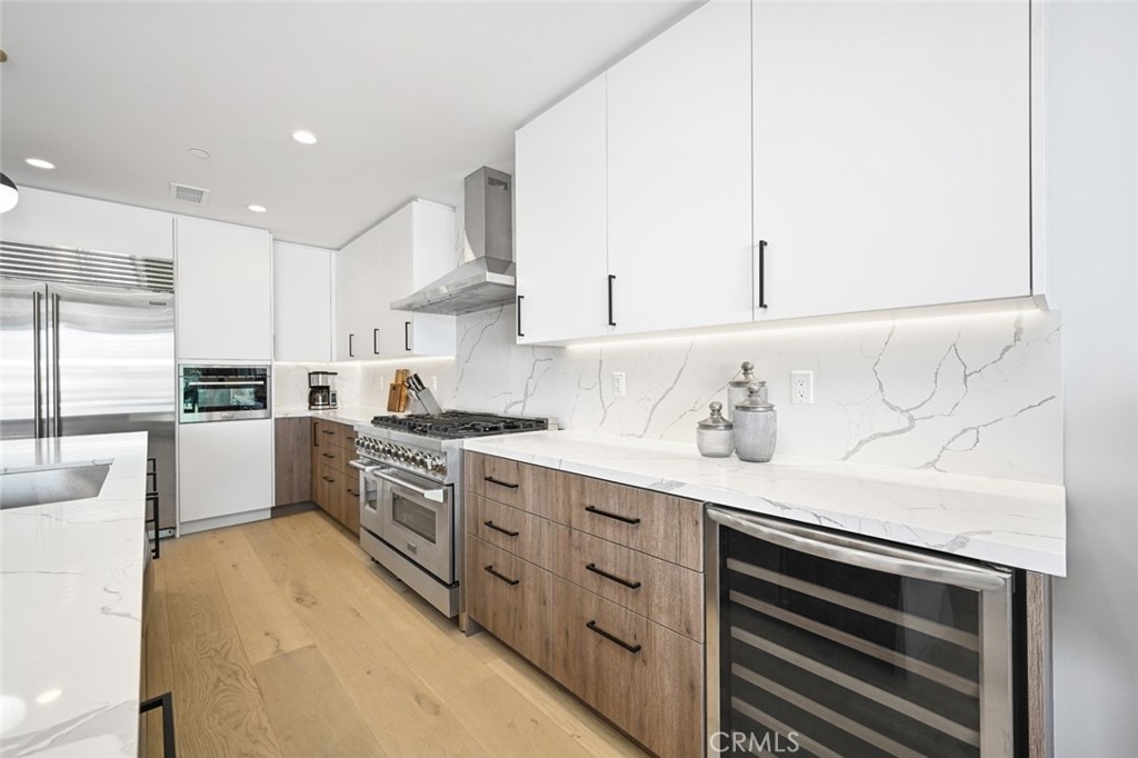 413 E Edgewater Avenue