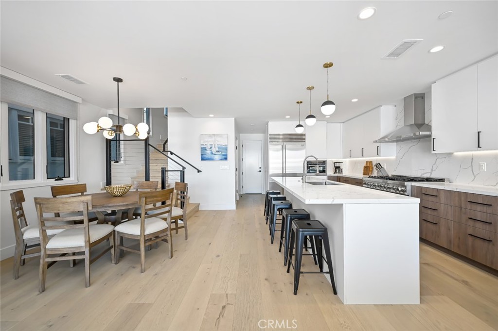 413 E Edgewater Avenue