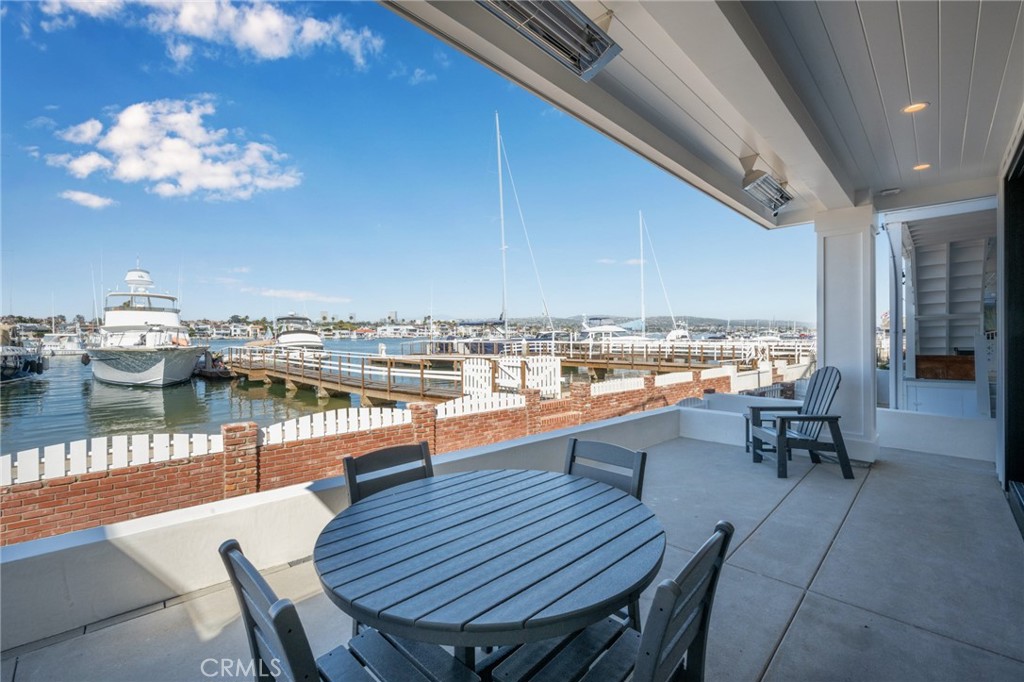 413 E Edgewater Avenue