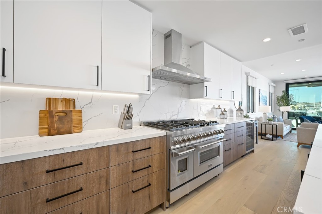 413 E Edgewater Avenue