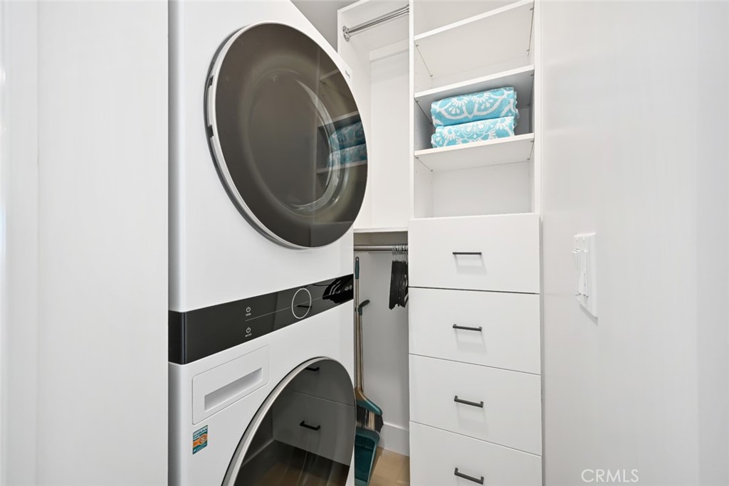 413 E Edgewater Avenue