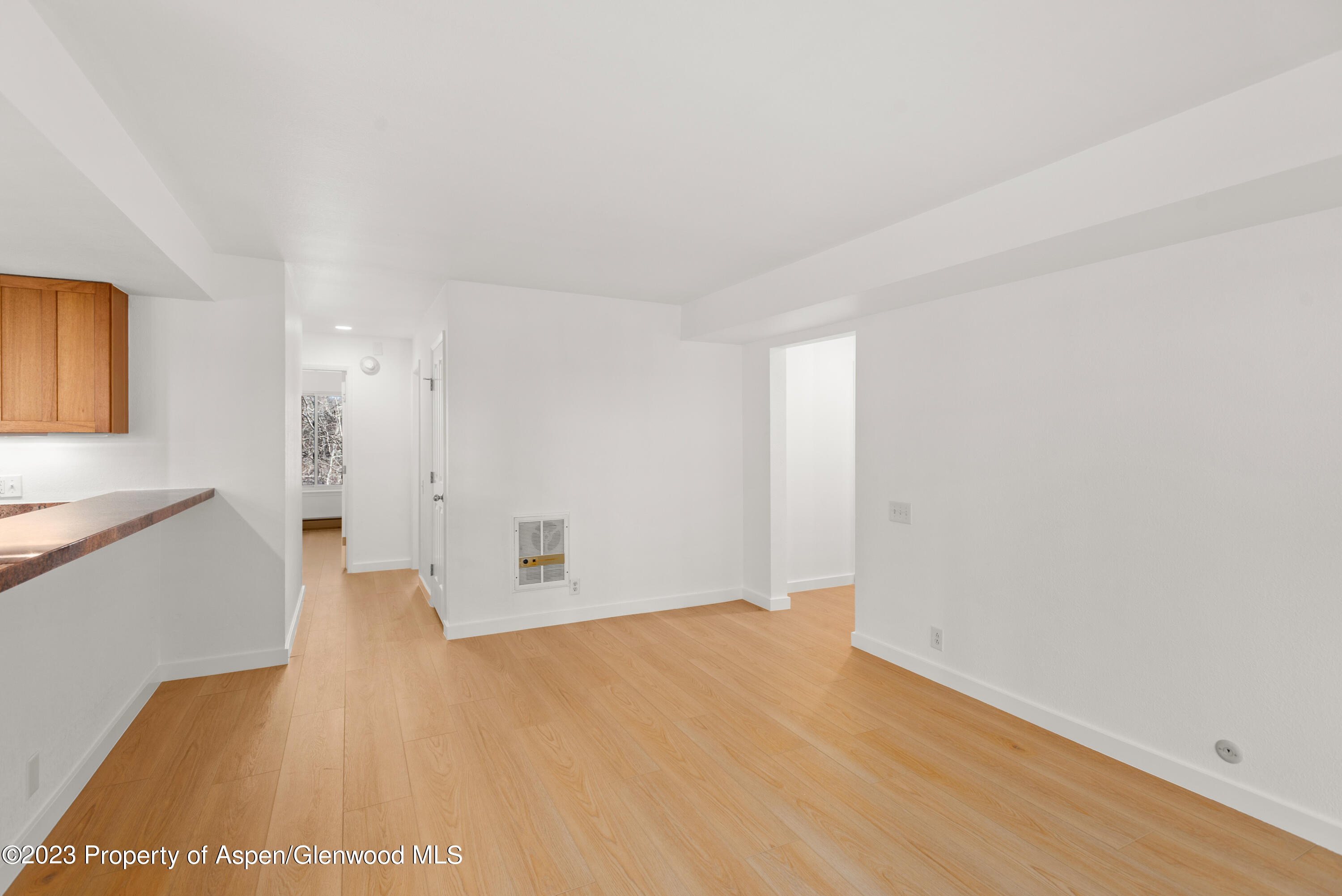 35 Lower Woodbridge Road, B107