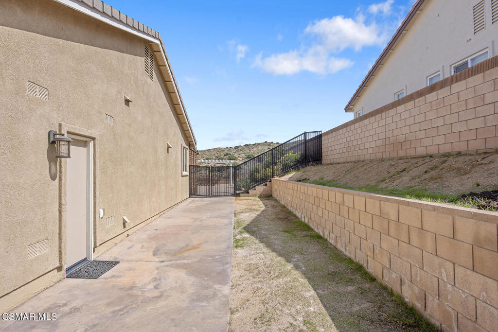 40450 Snake Lane